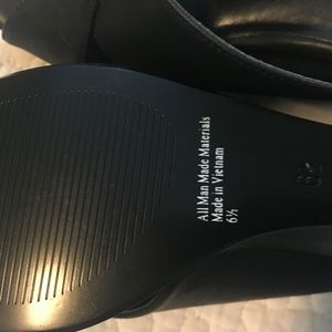 Kelly & Katie black sandals